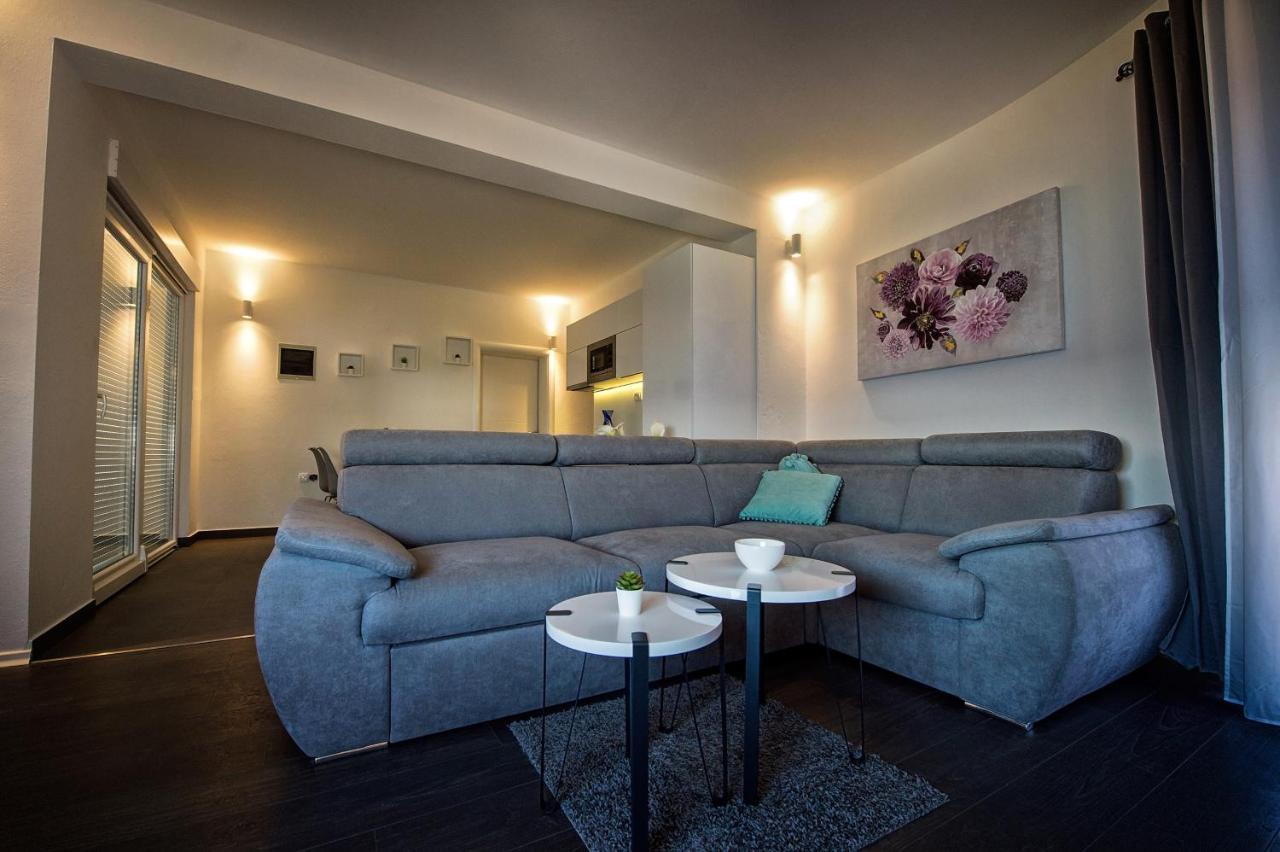 Seaside Apartments With A Swimming Pool Zecevo Rtic, Rogoznica - 8366 エクステリア 写真