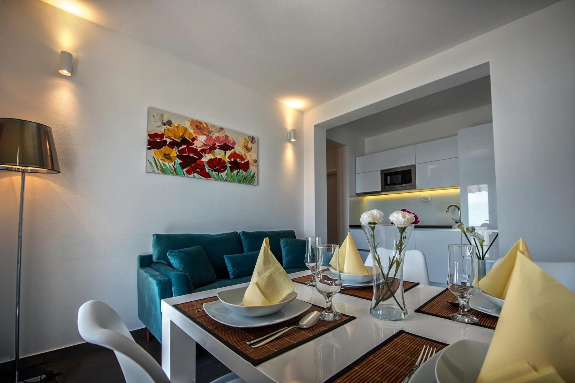 Seaside Apartments With A Swimming Pool Zecevo Rtic, Rogoznica - 8366 部屋 写真