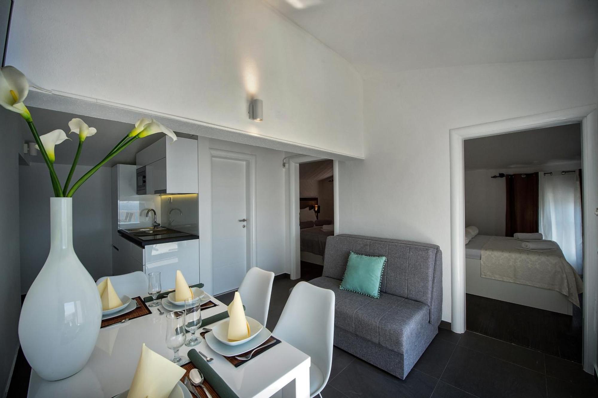Seaside Apartments With A Swimming Pool Zecevo Rtic, Rogoznica - 8366 部屋 写真